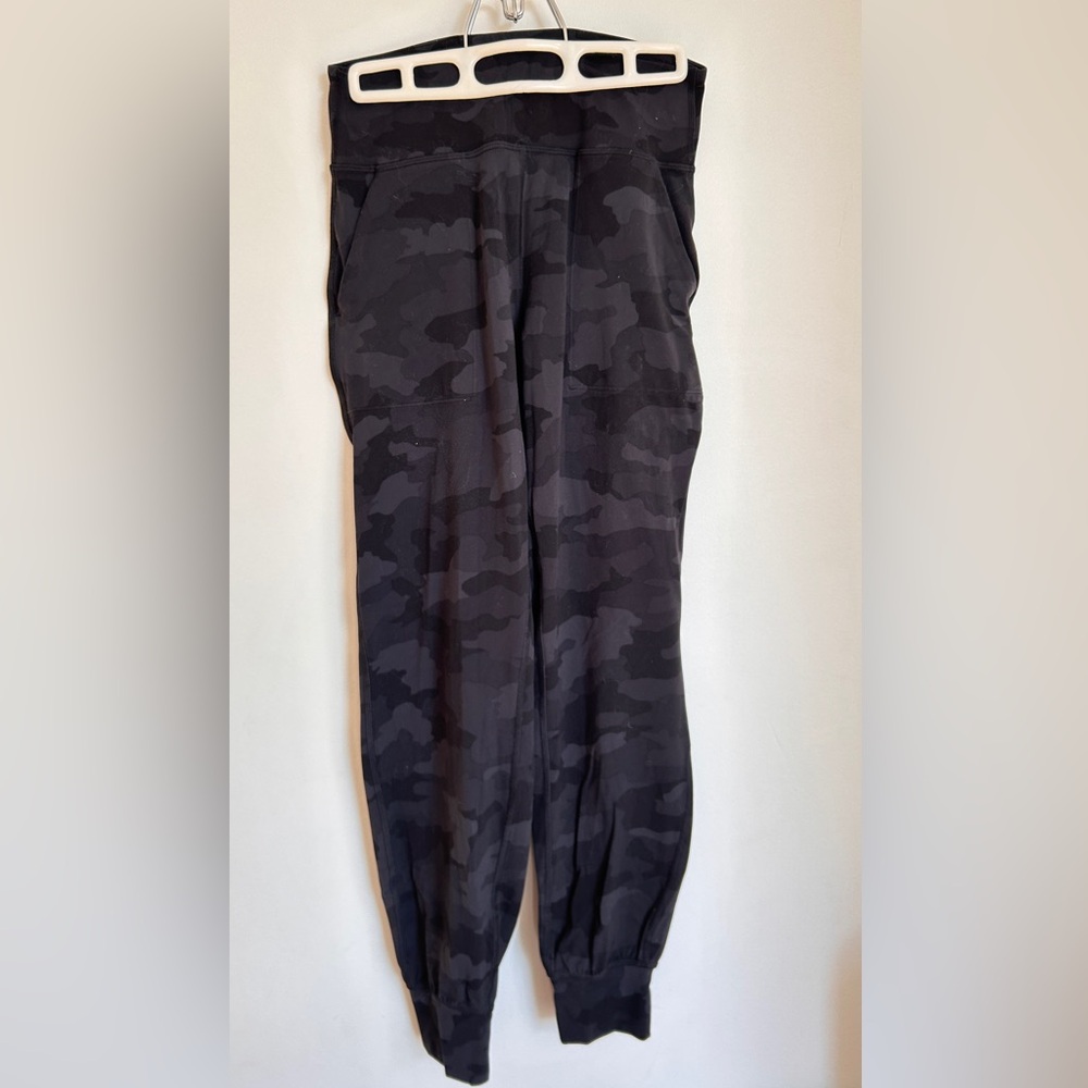 LULULEMON CAMO ALIGN JOGGERS